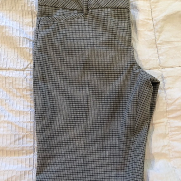Express Columnist Barely Boot pant size 4r - Picture 2 of 3
